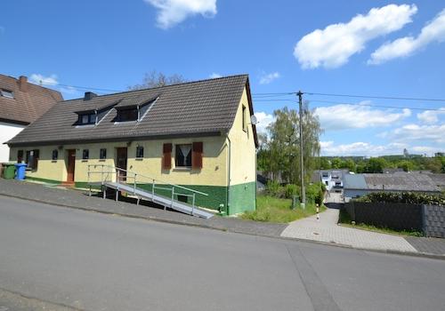 Weitere Fotos, Pläne und Dokumente auf Anfrage
