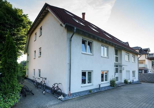 Hausrückseite
