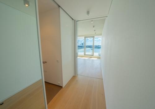Eingangsbereich mit Elbblick