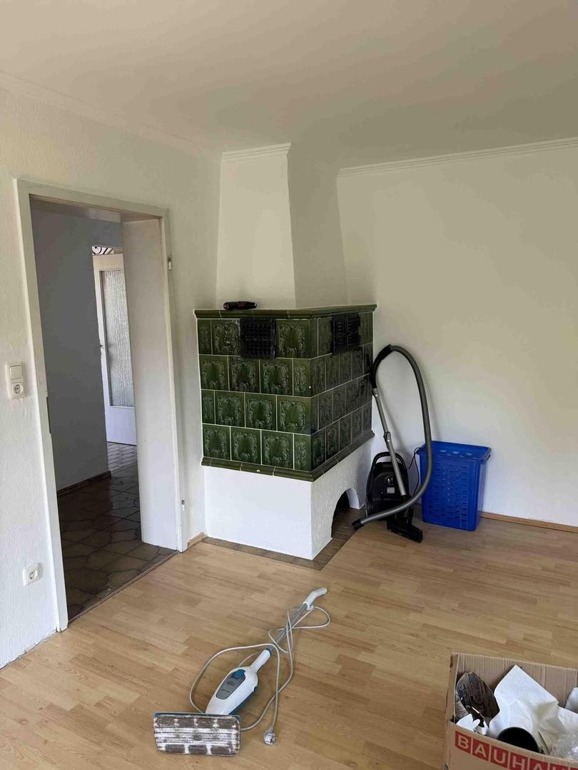 Wohnzimmer Kachelofen