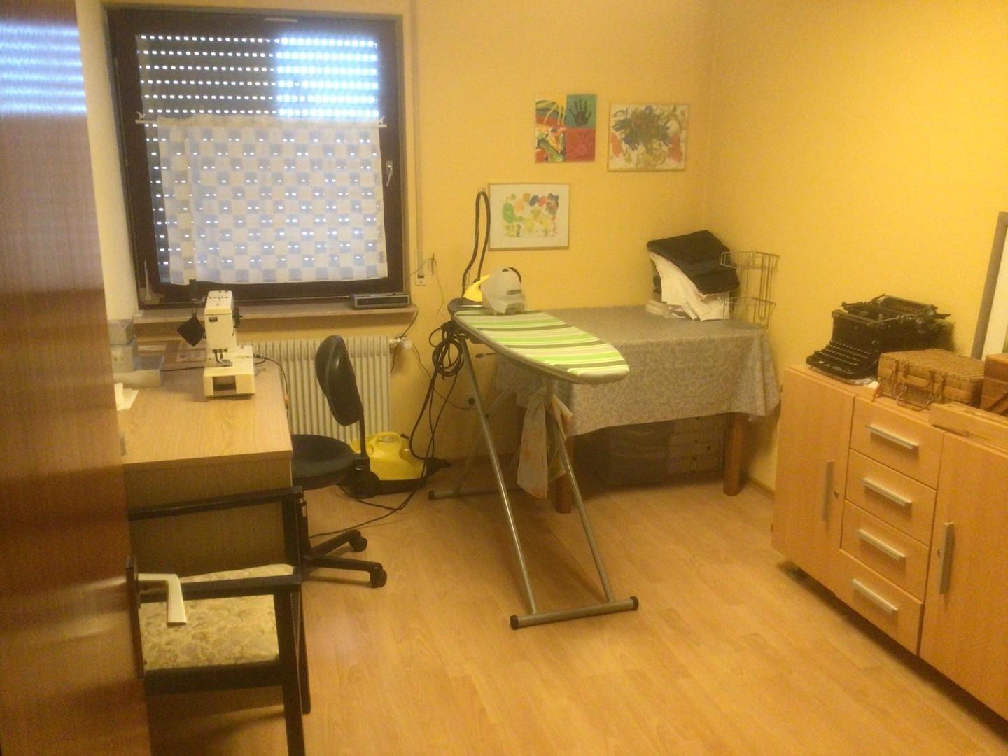 Bügelzimmer/Kinderzimmer OG