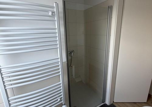 Dusche DG -Bad