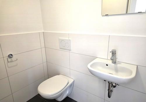 separates WC