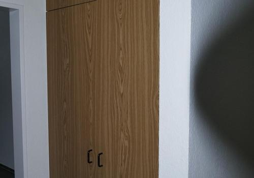 Garderobenschrank
