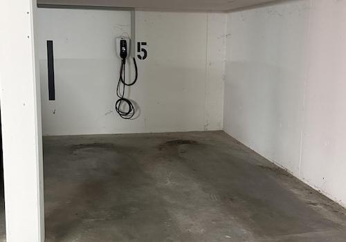 Tiefgaragenstellplatz