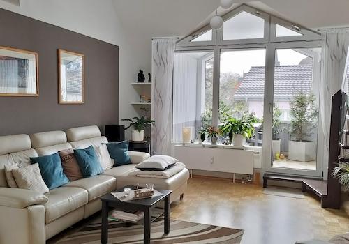 Großzügig Wohnen u. Loggia