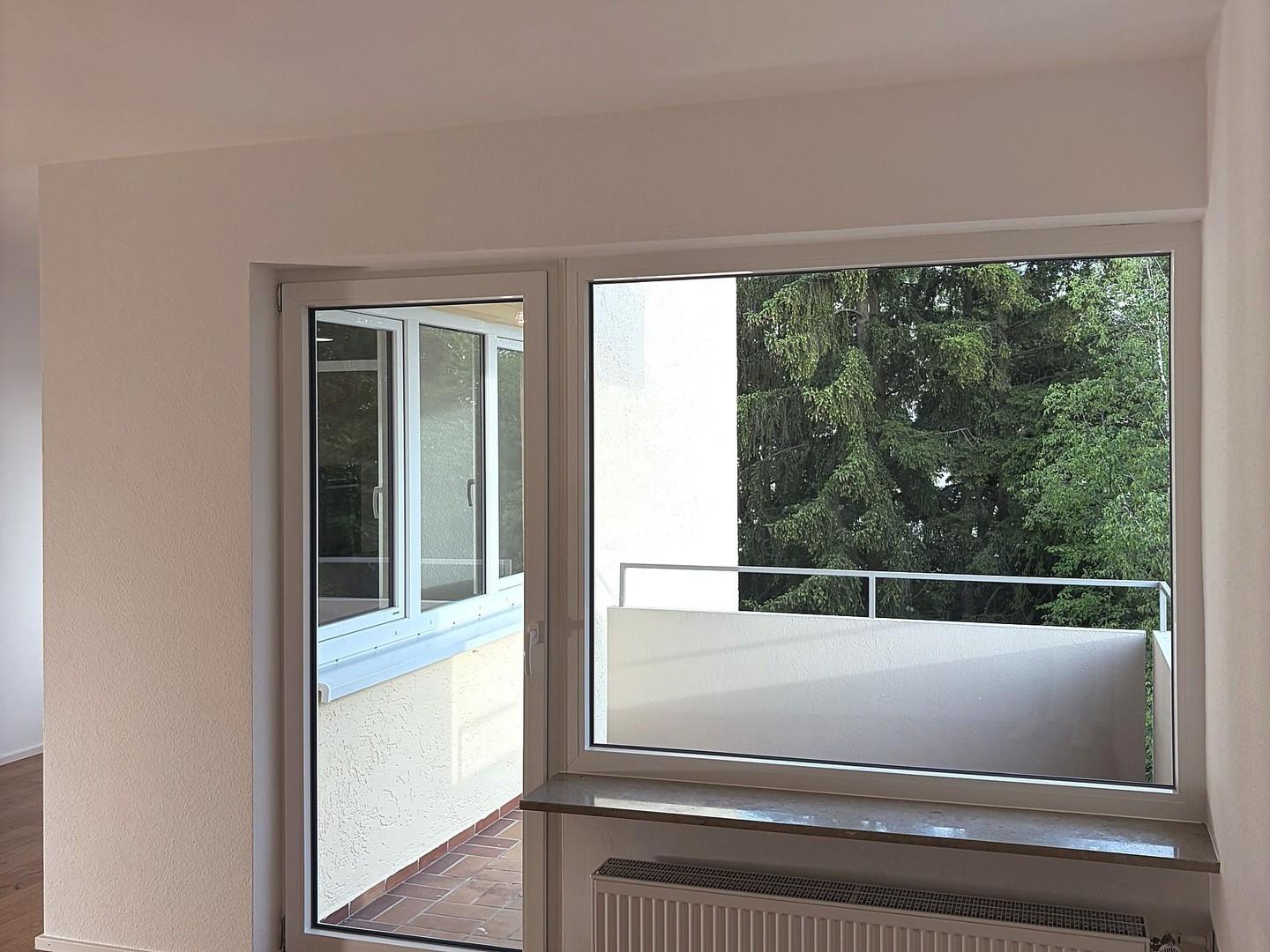 Wohnzimmer Blick Balkon 3