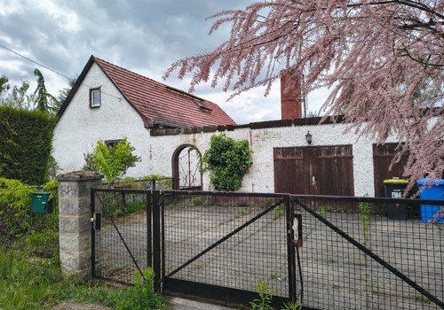 Hausansicht von der Straße