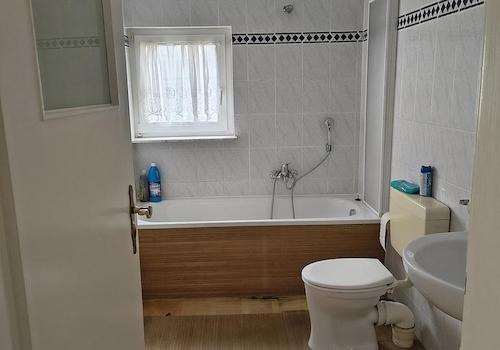 Badezimmer Ansicht 2