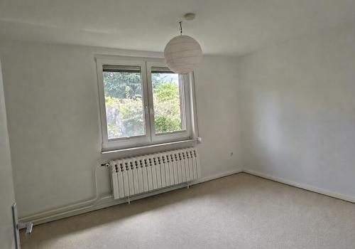 Schlafzimmer/Kinderzimmer/Büro
