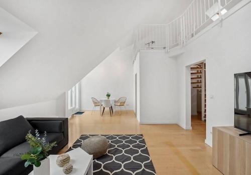 Wohnzimmer mit Esszimmer