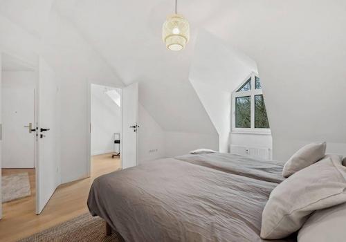 Schlafzimmer mit Fenster