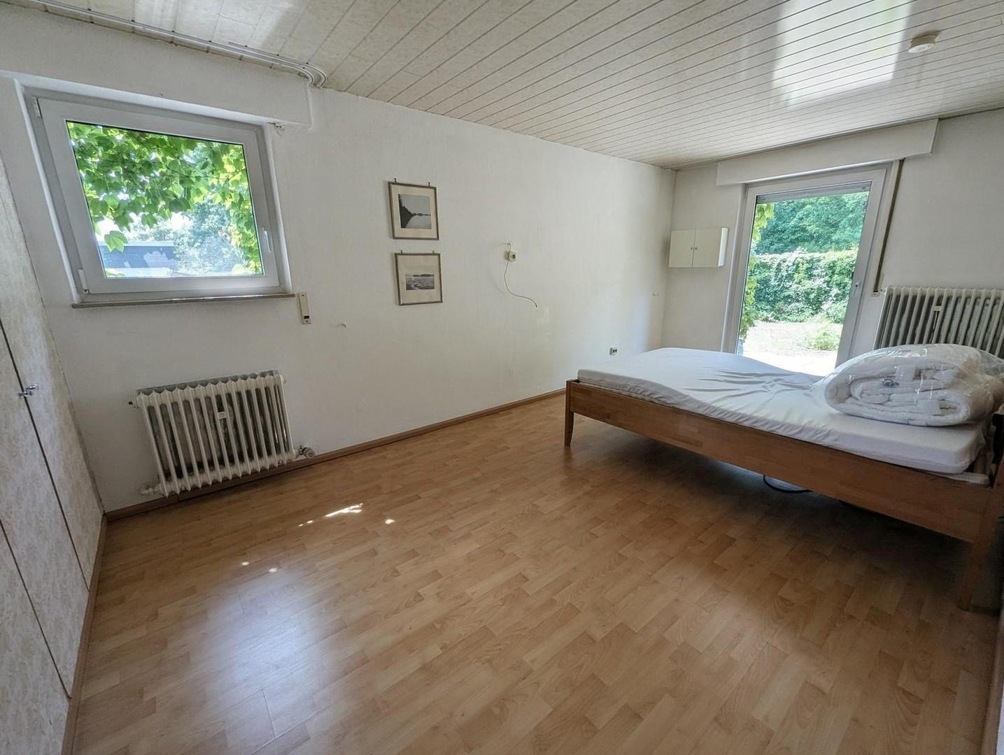 Zimmer 3 mit Zugang zum Garten