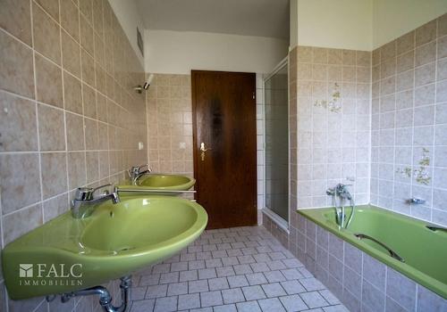 Badezimmer EG