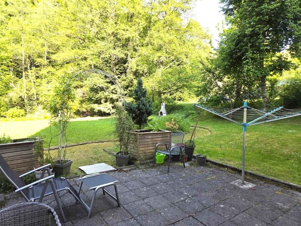 der großzügige Garten