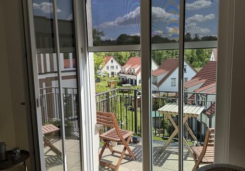 Blick mit Sonnenschutz