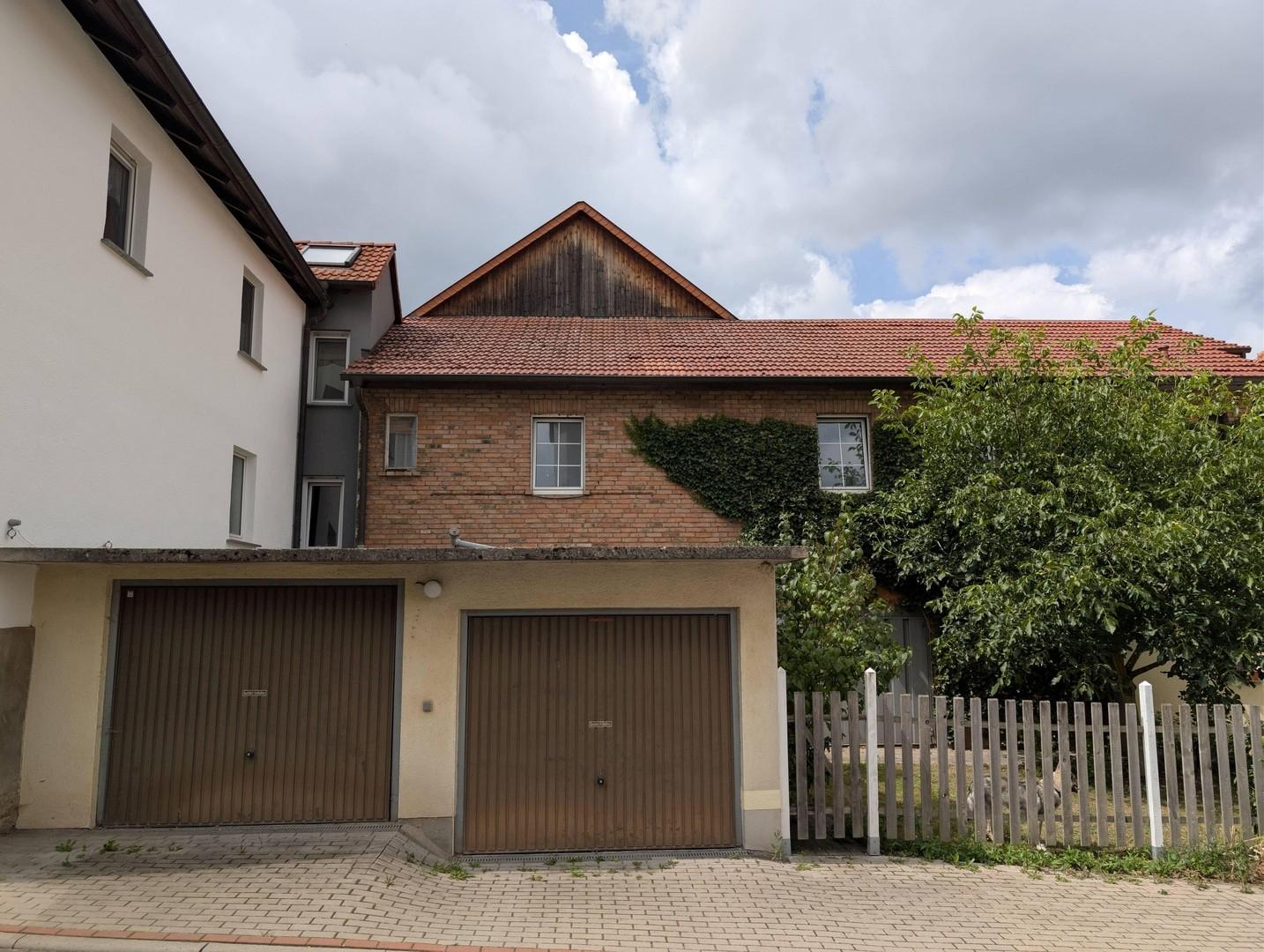 3 - Garagen und Nebenhaus