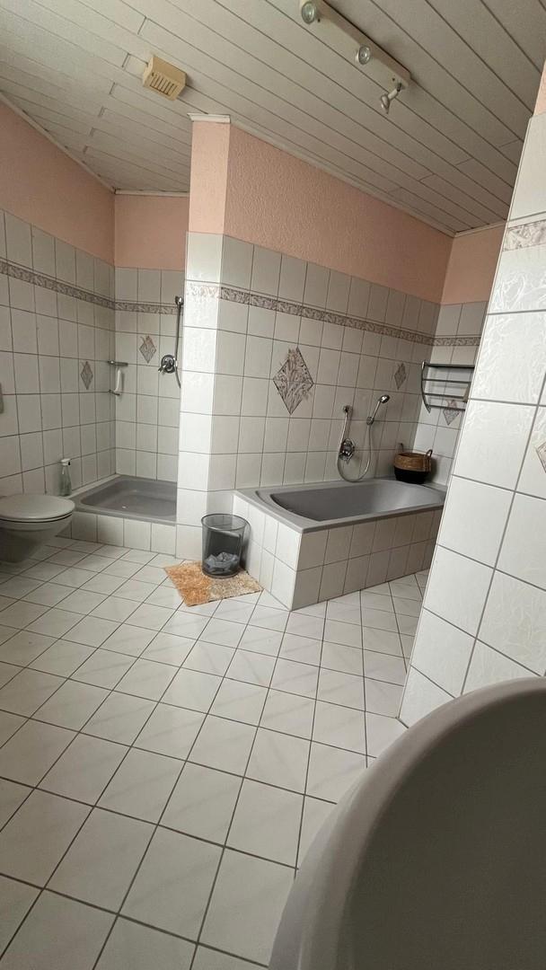 9 - Bad unten