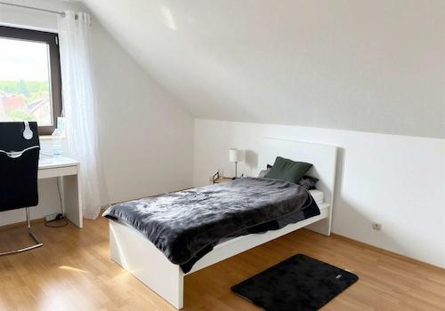 Schlafzimmer 1