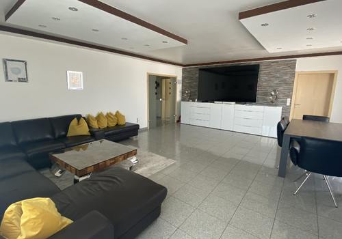 Großzügiges Wohnzimmer