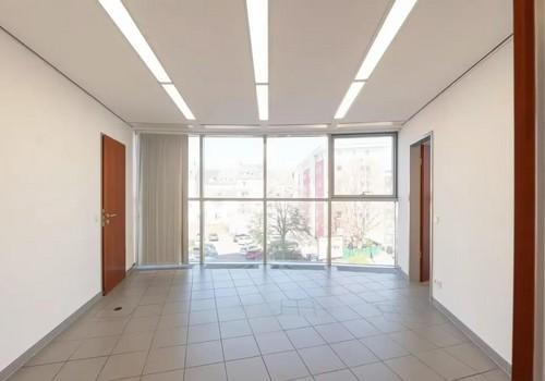 Büro-/Praxisraum 1