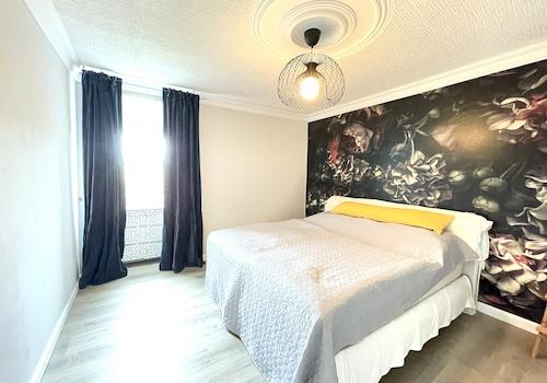 Schlafzimmer (OG)