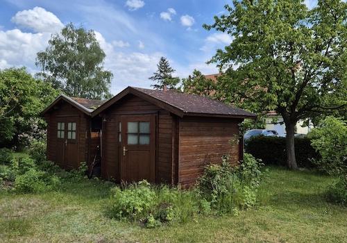 Gartenhaus, rechts