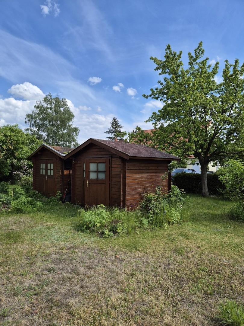 Gartenhaus, rechts
