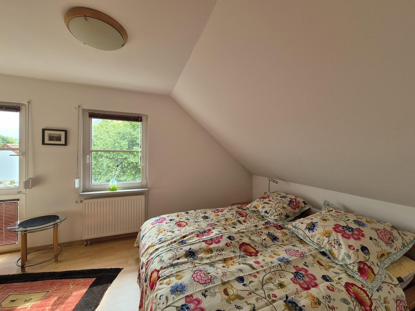 Schlafzimmer 1