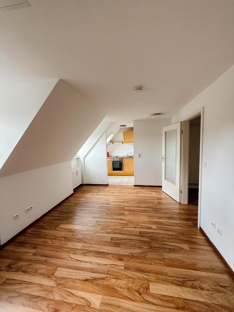 helles Wohn-/Esszimmer