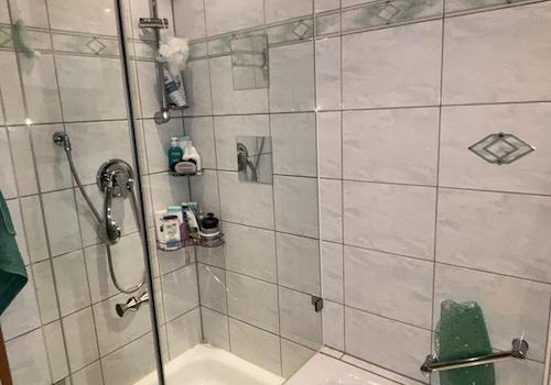 Dusche + Badewanne
