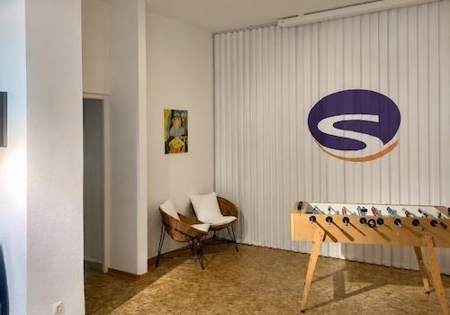 Lounge mit Spieltisch