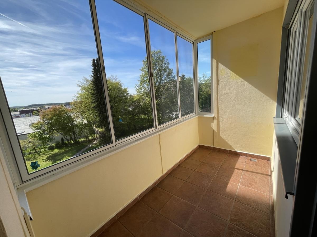 Balkon mit Fliegengitter