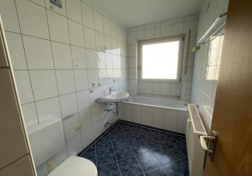 Bad mit Badewanne
