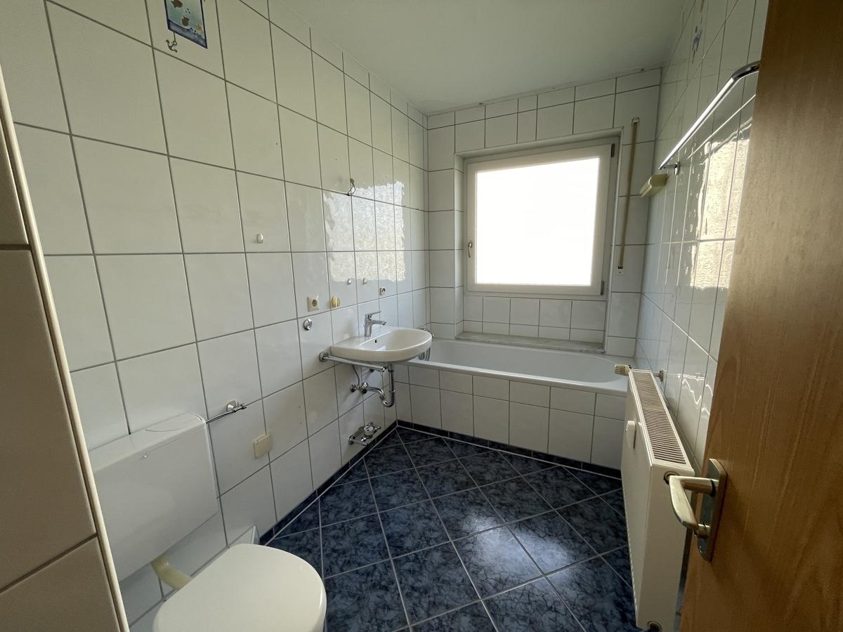 Bad mit Badewanne