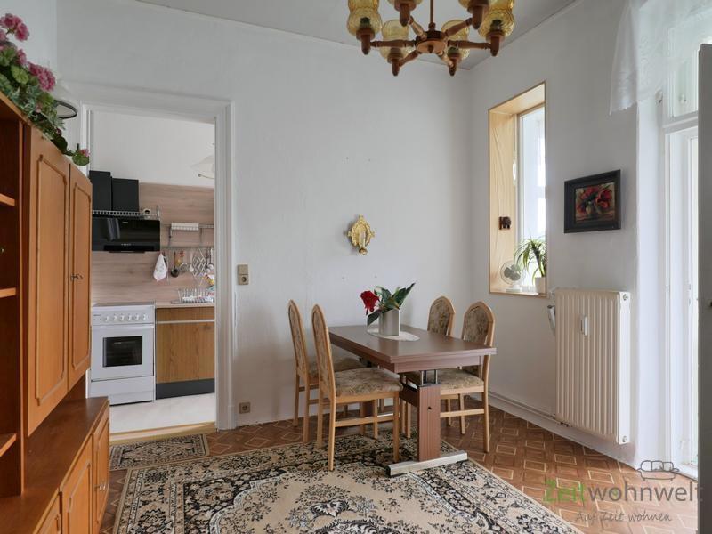 Esszimmer zwischen Küche und Veranda