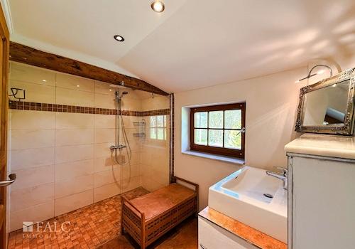 Badezimmer Erdgeschoss Bild 3