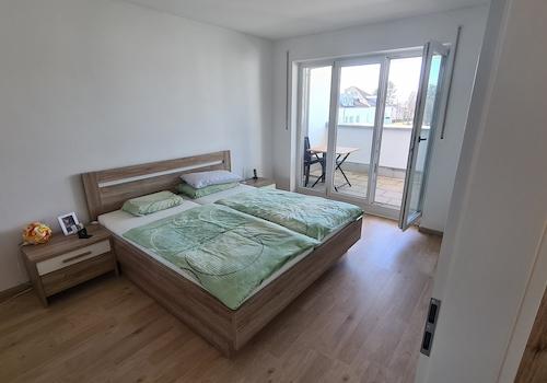 möbl. Schlafzimmer
