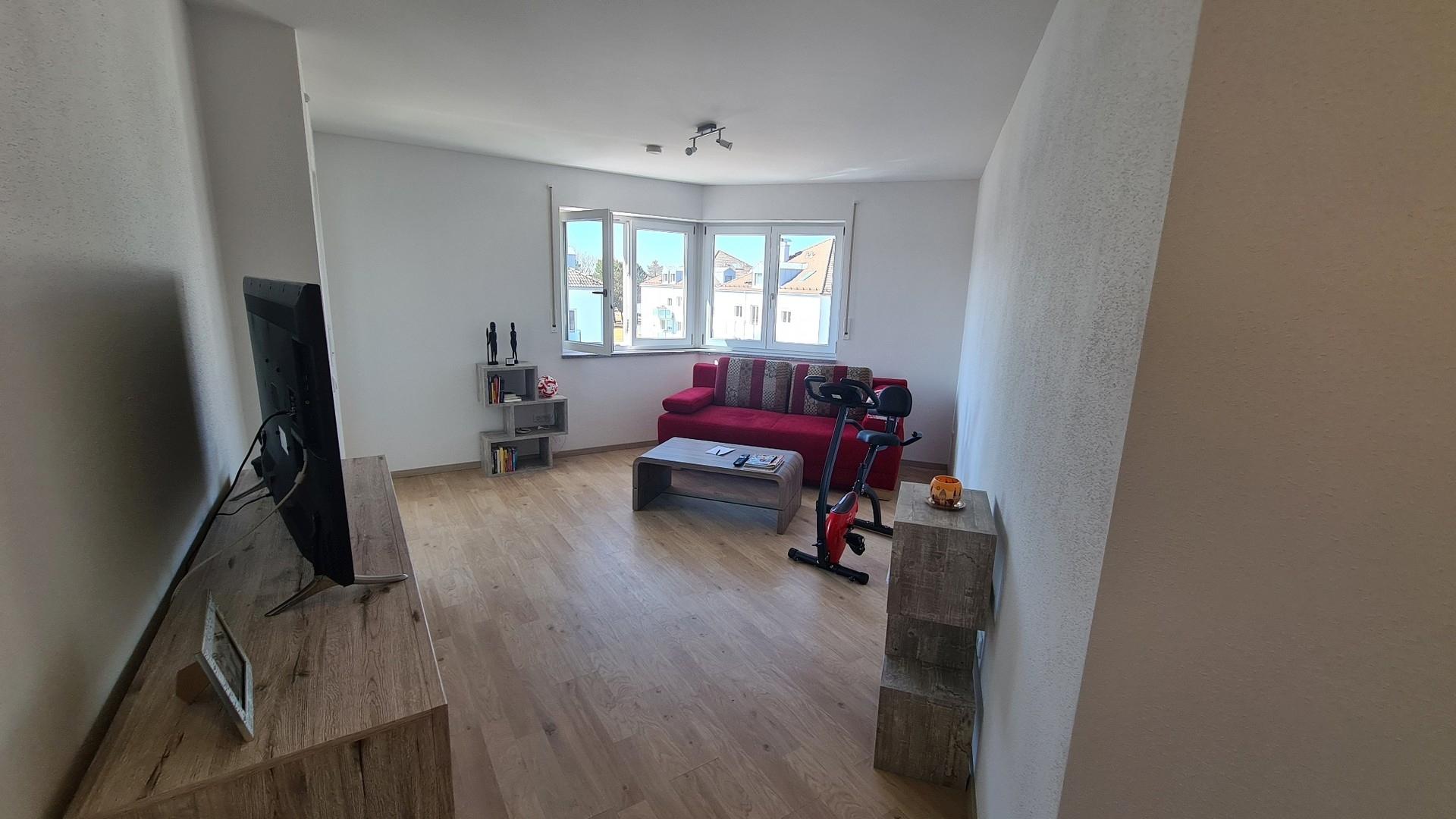 möbl. Wohnzimmer