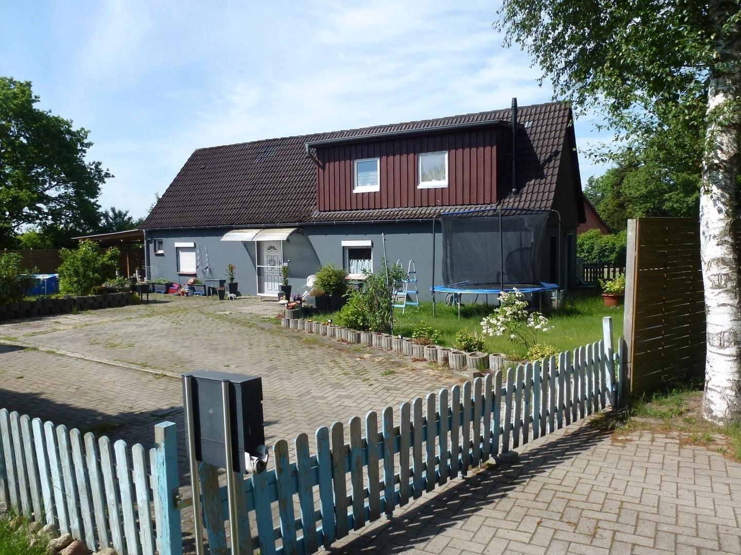 Blick von der Nebenstrasse