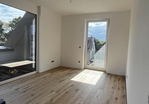 Wohnbereich, Blick zum Balkon