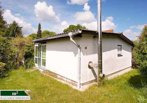 Seitenansicht Bungalow von Straßenseite