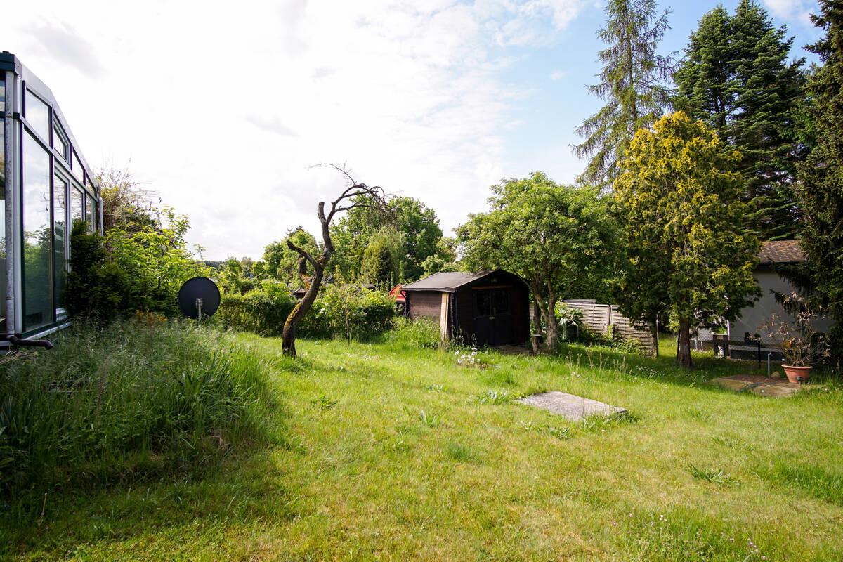 Gartenhäuschen und Garten