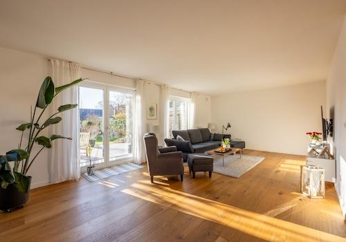 Helles Wohnzimmer mit Platz!