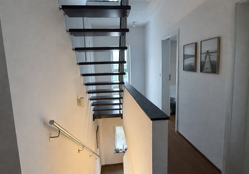 Treppe und Flur, 1.OG