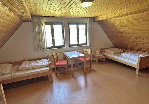 Zimmer 7