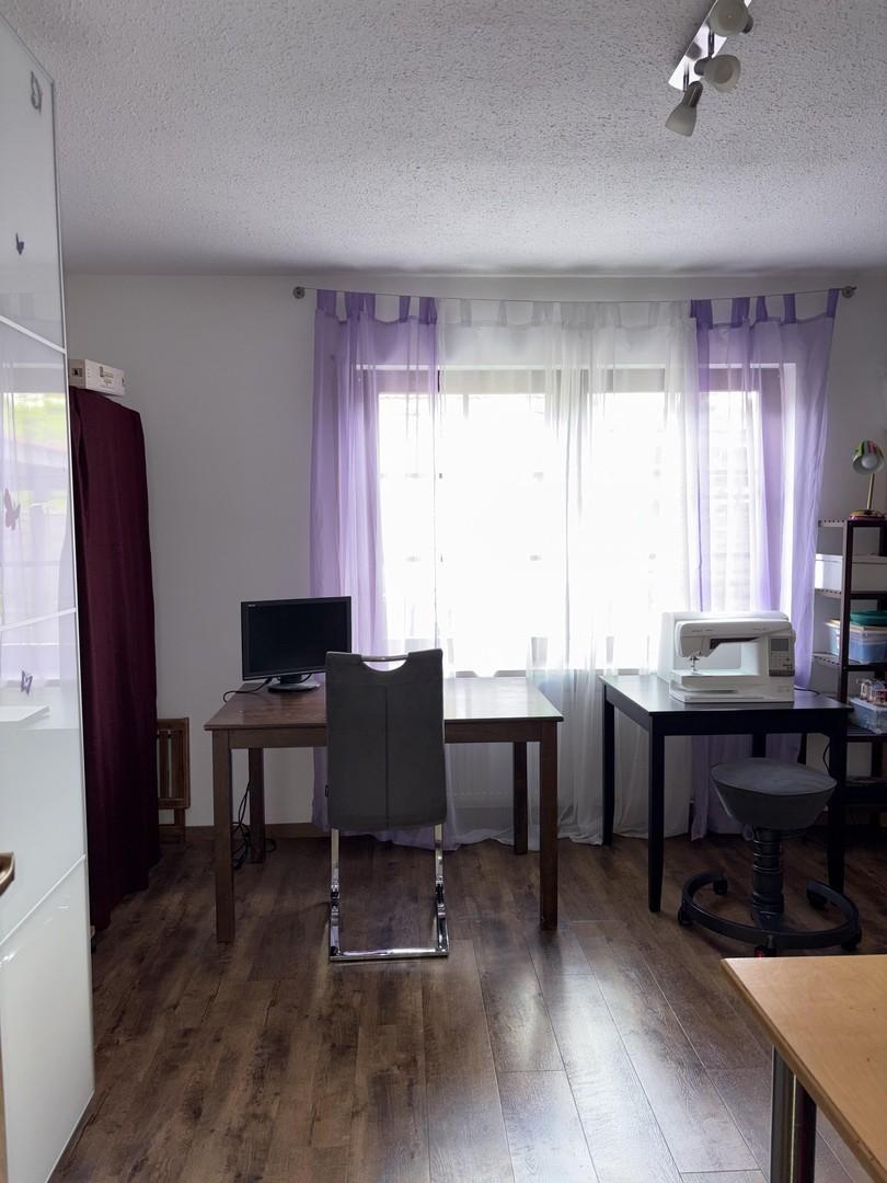 Arbeitszimmer/Schlafzimmer EG