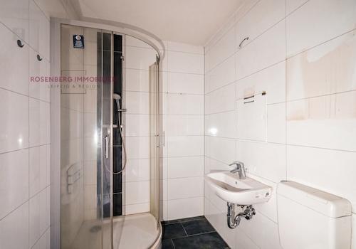 a4828ac9-badezimmer-staging-in-lauchhammer
