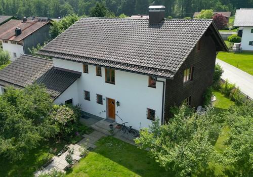 Eingang und Wettermantel