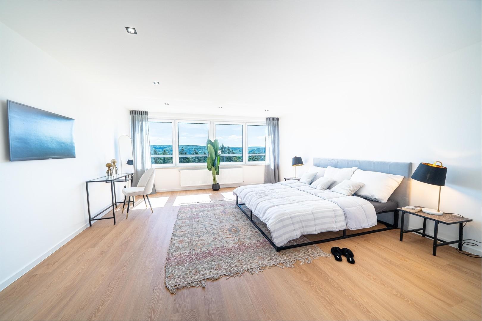 Großes Schlafzimmer 1